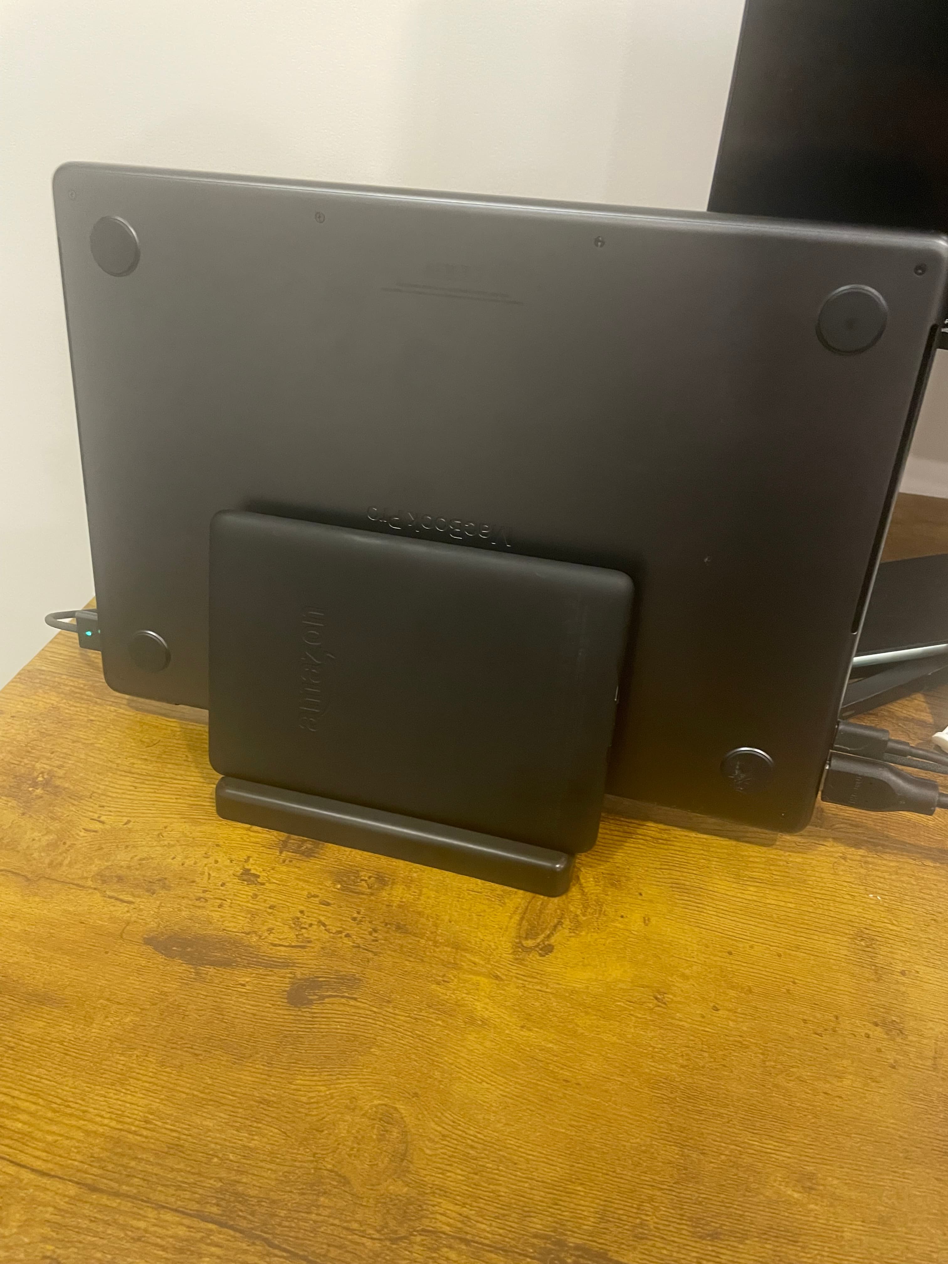 Vaydeer Vertical Laptop Stand – Suporte para MacBook / Notebook